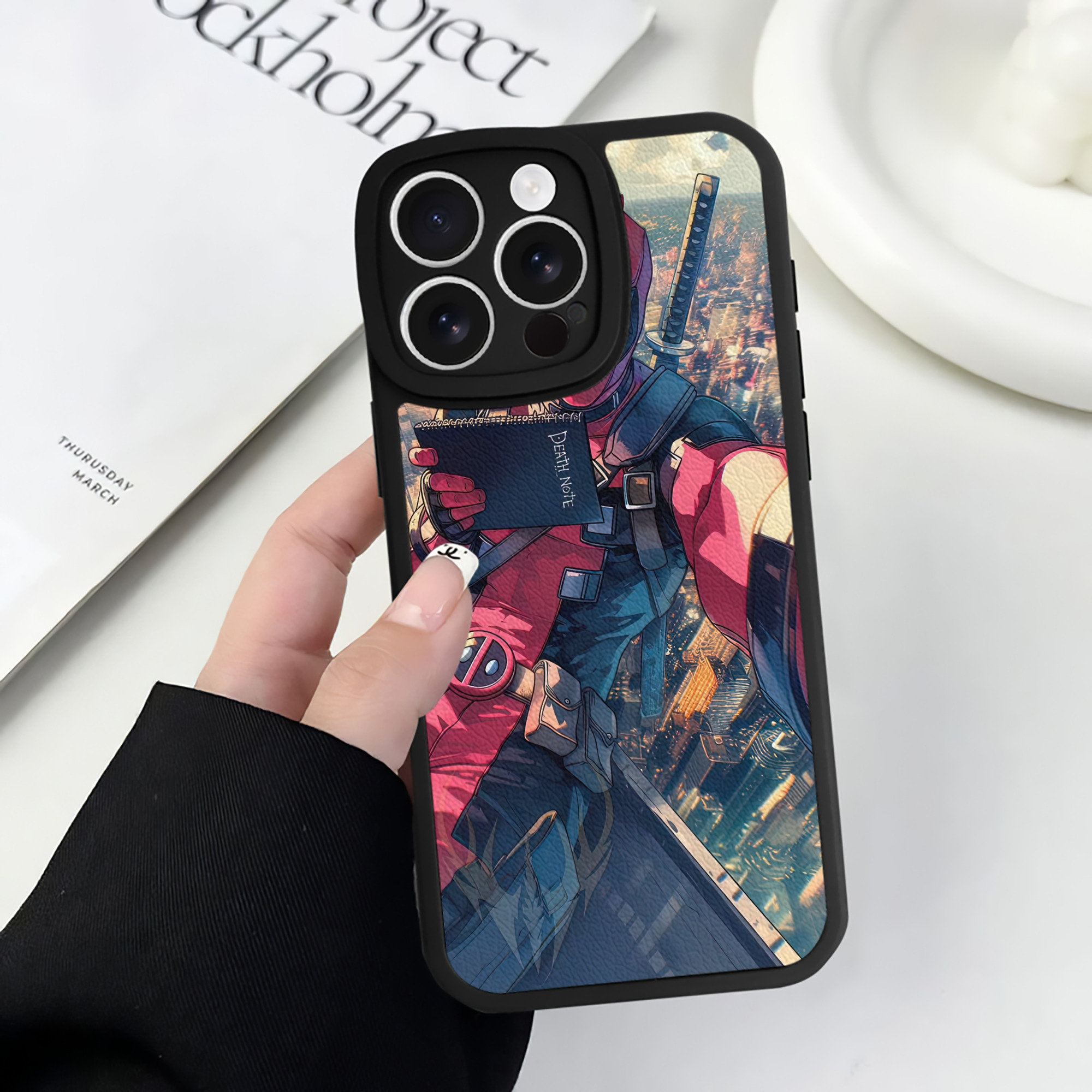 （画像用） Deadpool デッドプール 【iPhone 16シリーズ対応】シリコンスマホケース（レザー調） 材質：シリコン